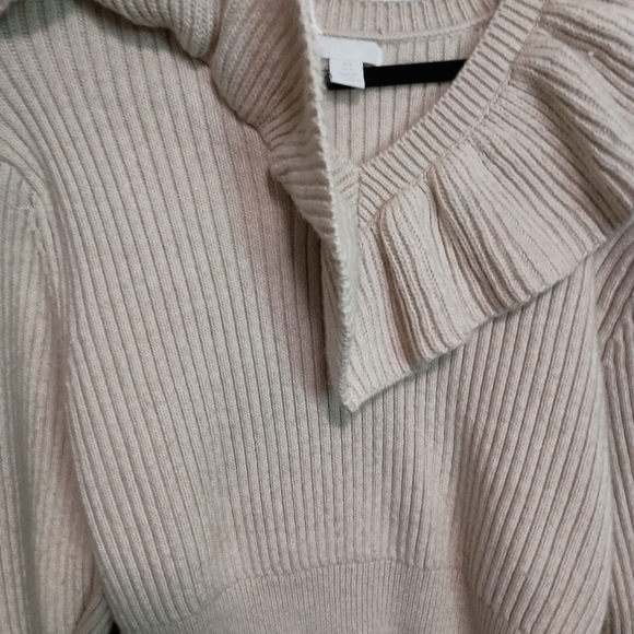 H&M Cream Ribbed Knit Sweater_ Medium - Picture 6 of 6